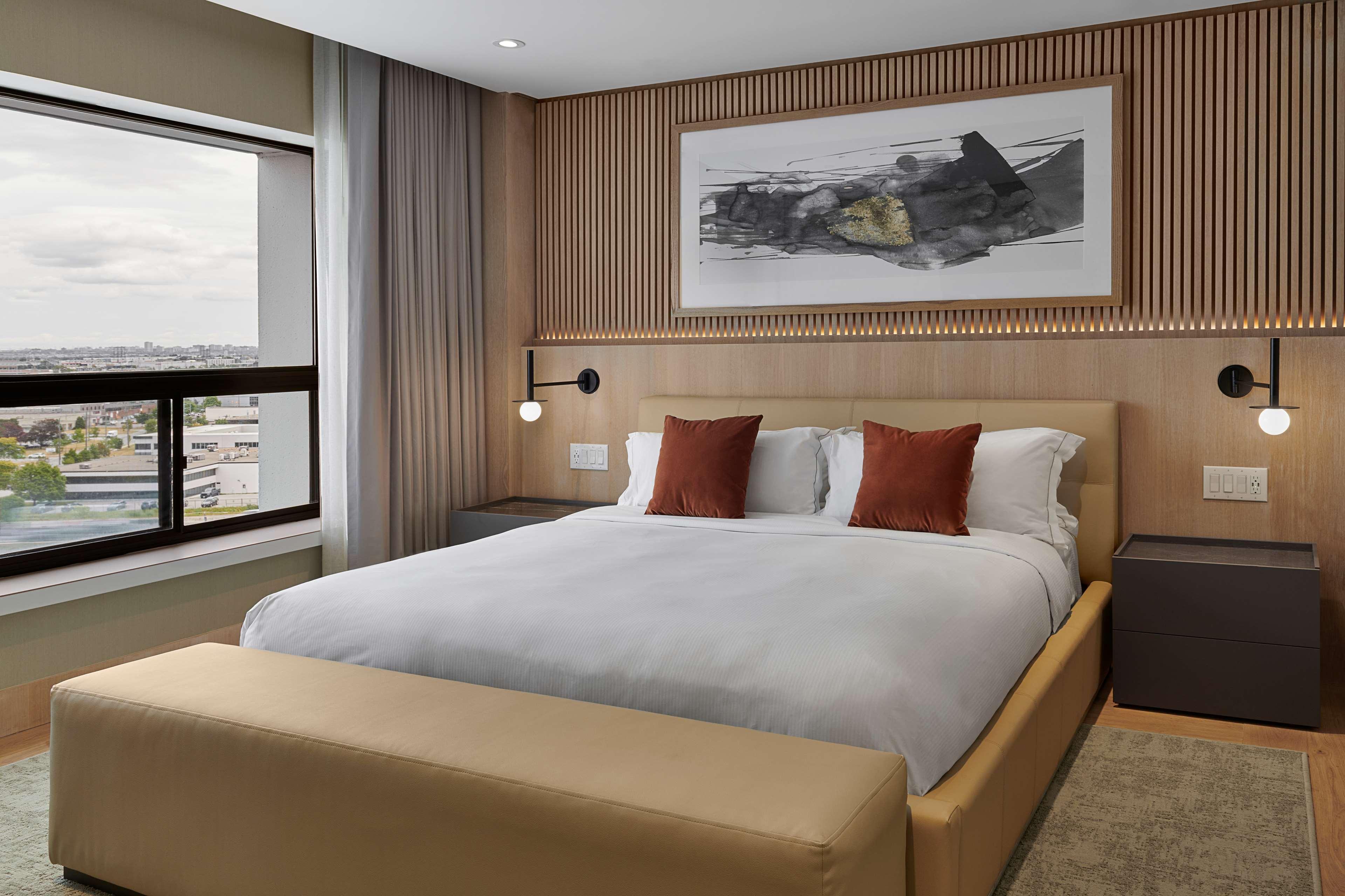 Hilton Toronto Airport & Hotel 4*