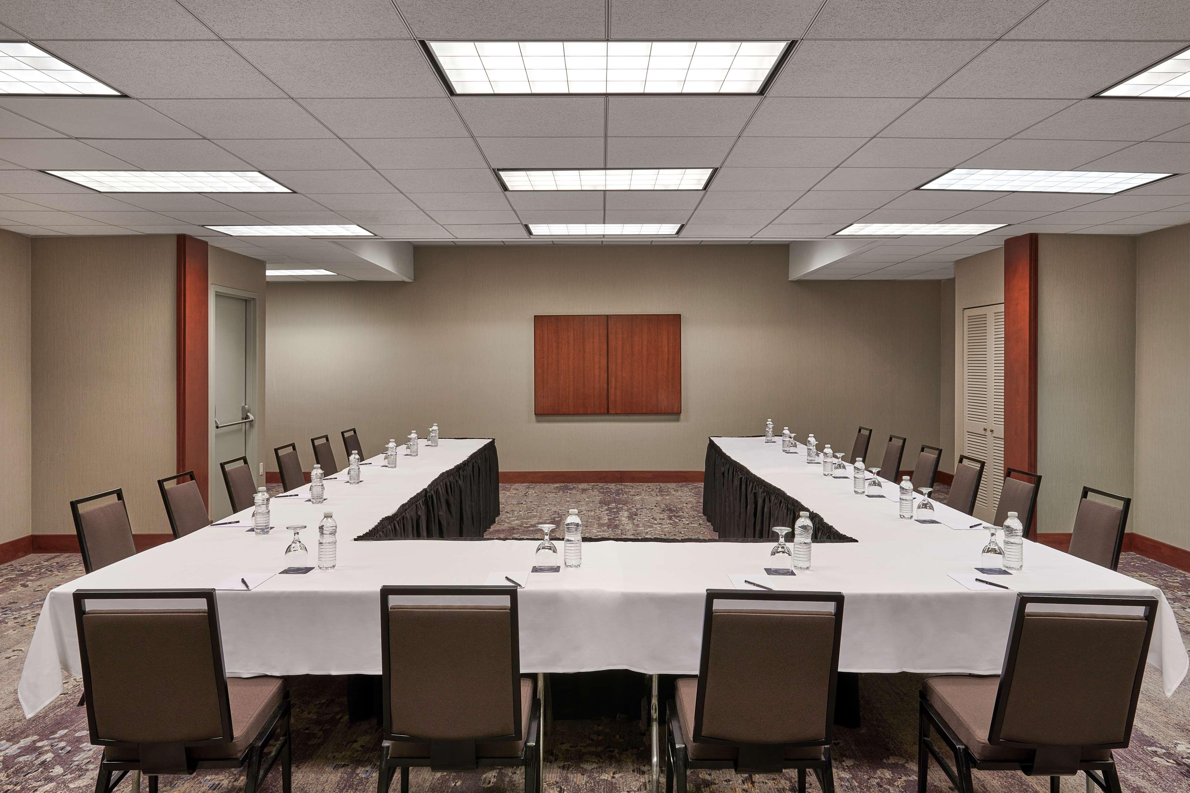Hilton Toronto Airport & Hotel