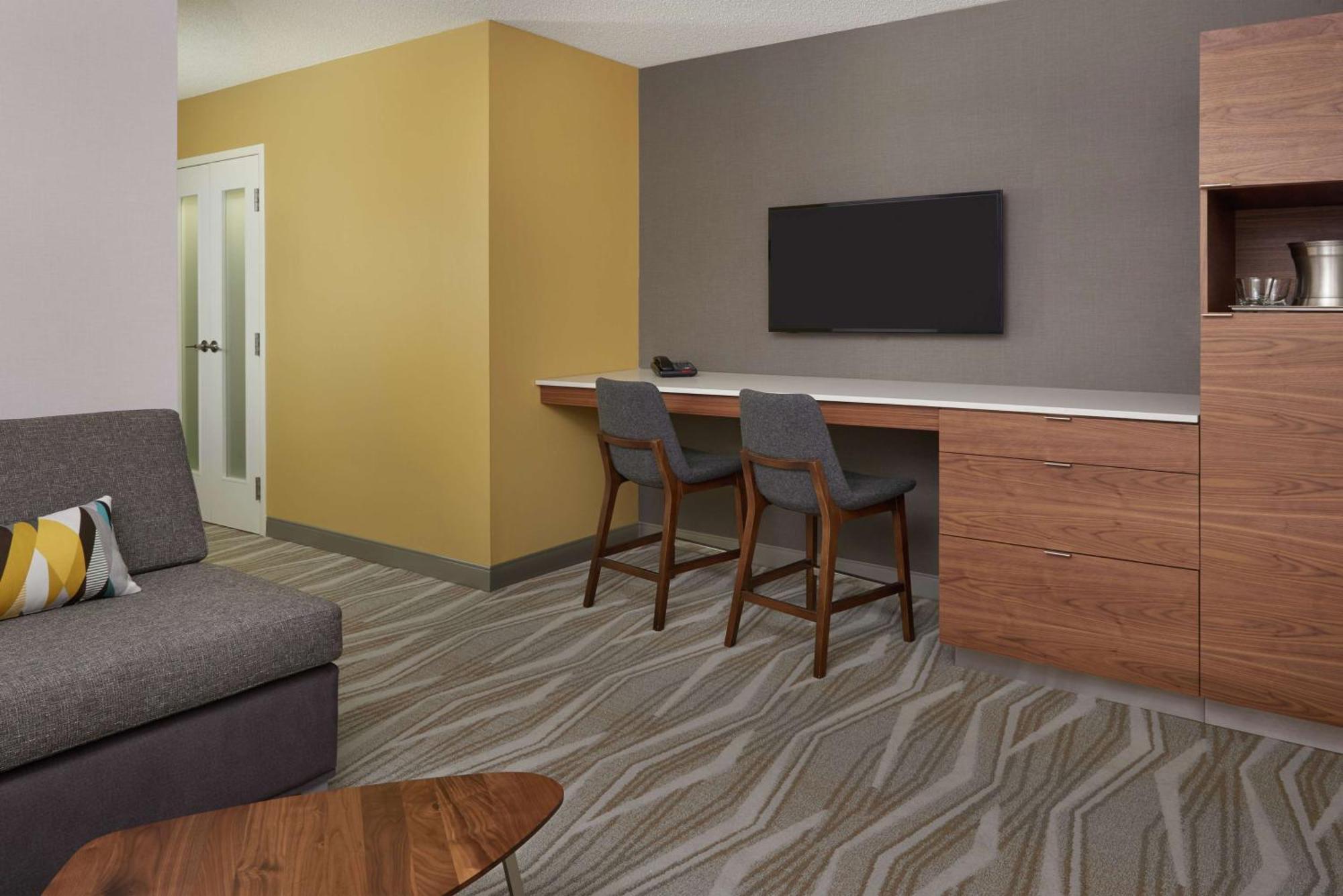 Hotel Hilton Toronto Airport & 4*