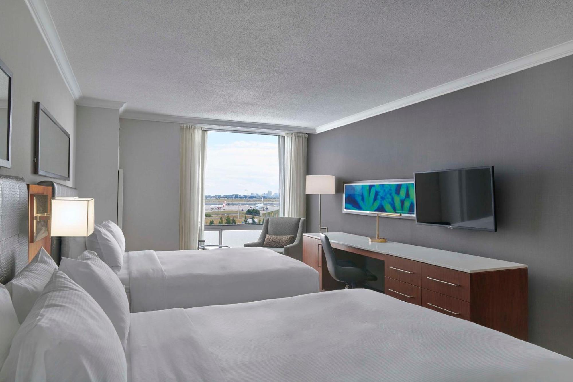 Hilton Toronto Airport & Hotel 4*