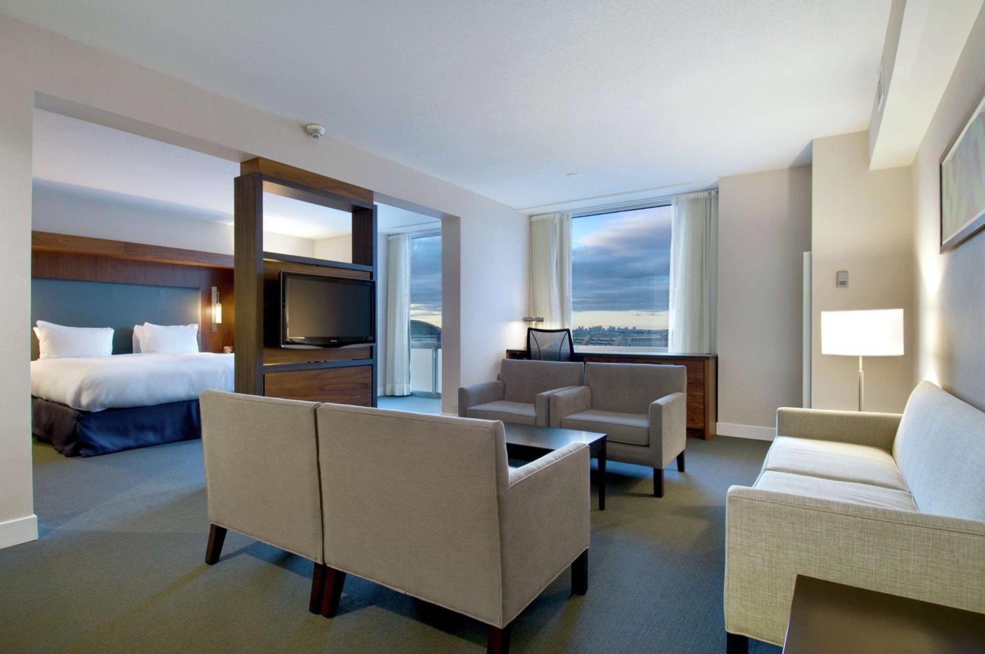 Hilton Toronto Airport & Hotel 4*
